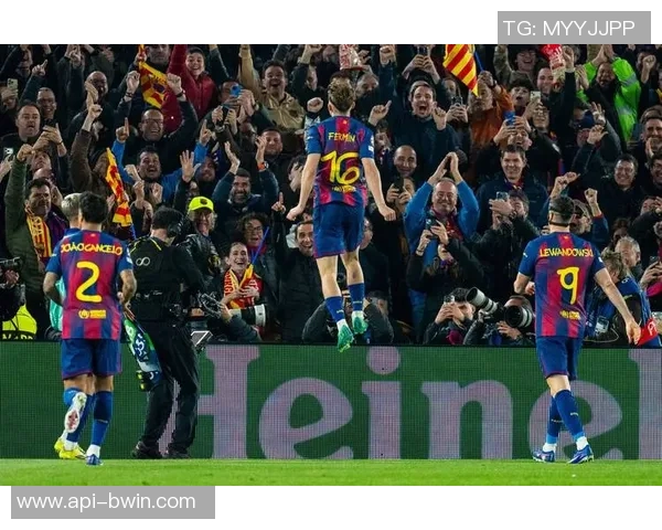 欧冠足球大牌前锋的传奇故事与赛场风采解析